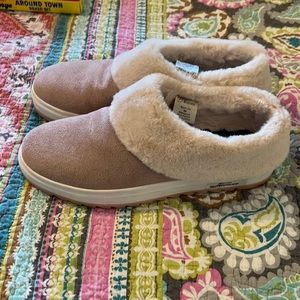 Blonde waterproof shoes